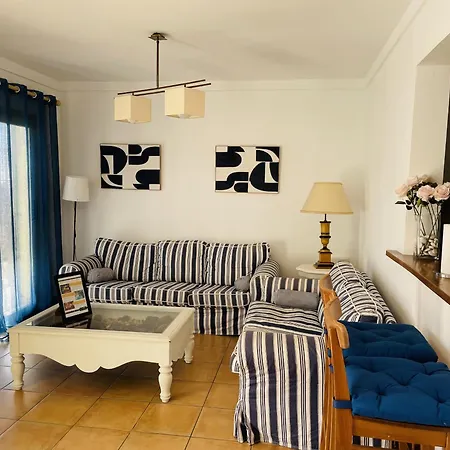 Tamango Hill Apartment *